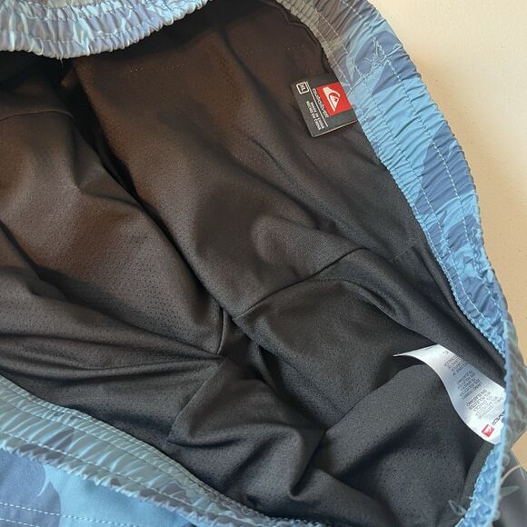 Quiksilver Men's XL Board  Shorts Swim Trunks Elastic Waist Surfsilk Hibiscus - Picture 5 of 8